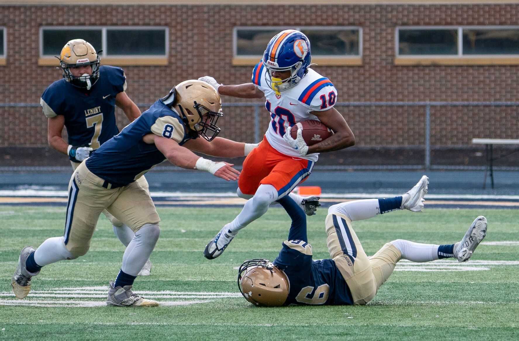 Class 6A football state semifinal: East St. Louis 32, Lemont 29